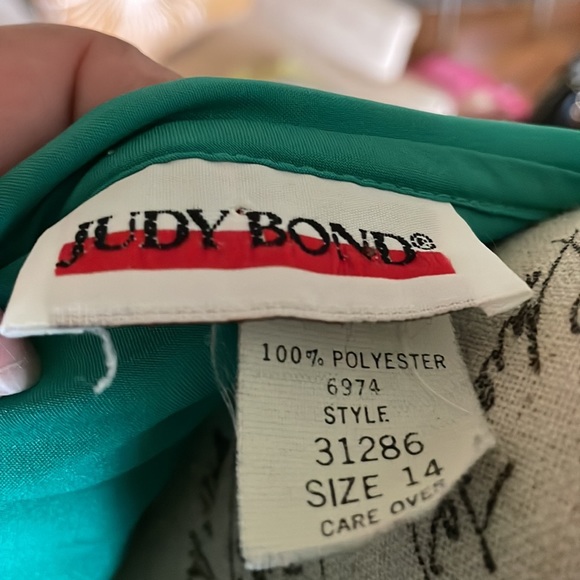 Vintage Pleated Button Down Blouse W/ Princess Sleeves - Picture 4 of 4